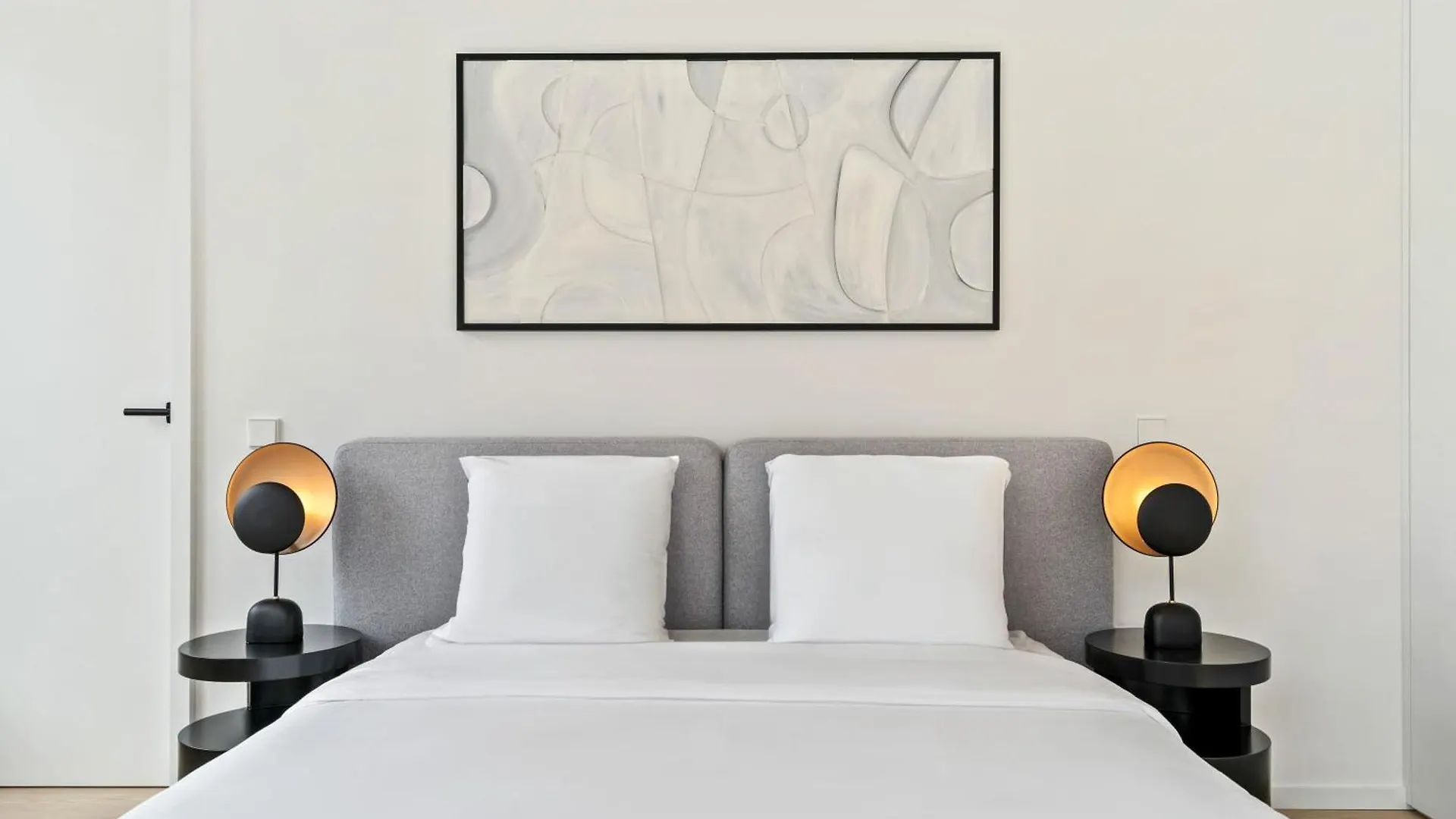 Stylish Downtown Escape With Comforts 룩셈부르크 룩셈부르크